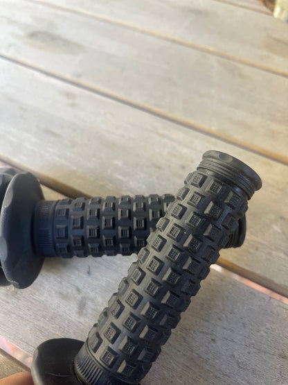 Surron throttle, Grips and key ignition Bundle
